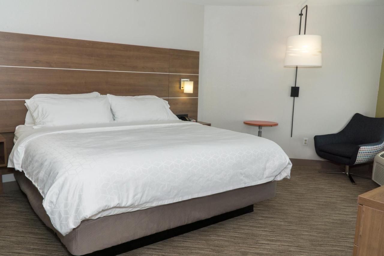 Holiday Inn Express Hotel & Suites Madison By Ihg Luaran gambar