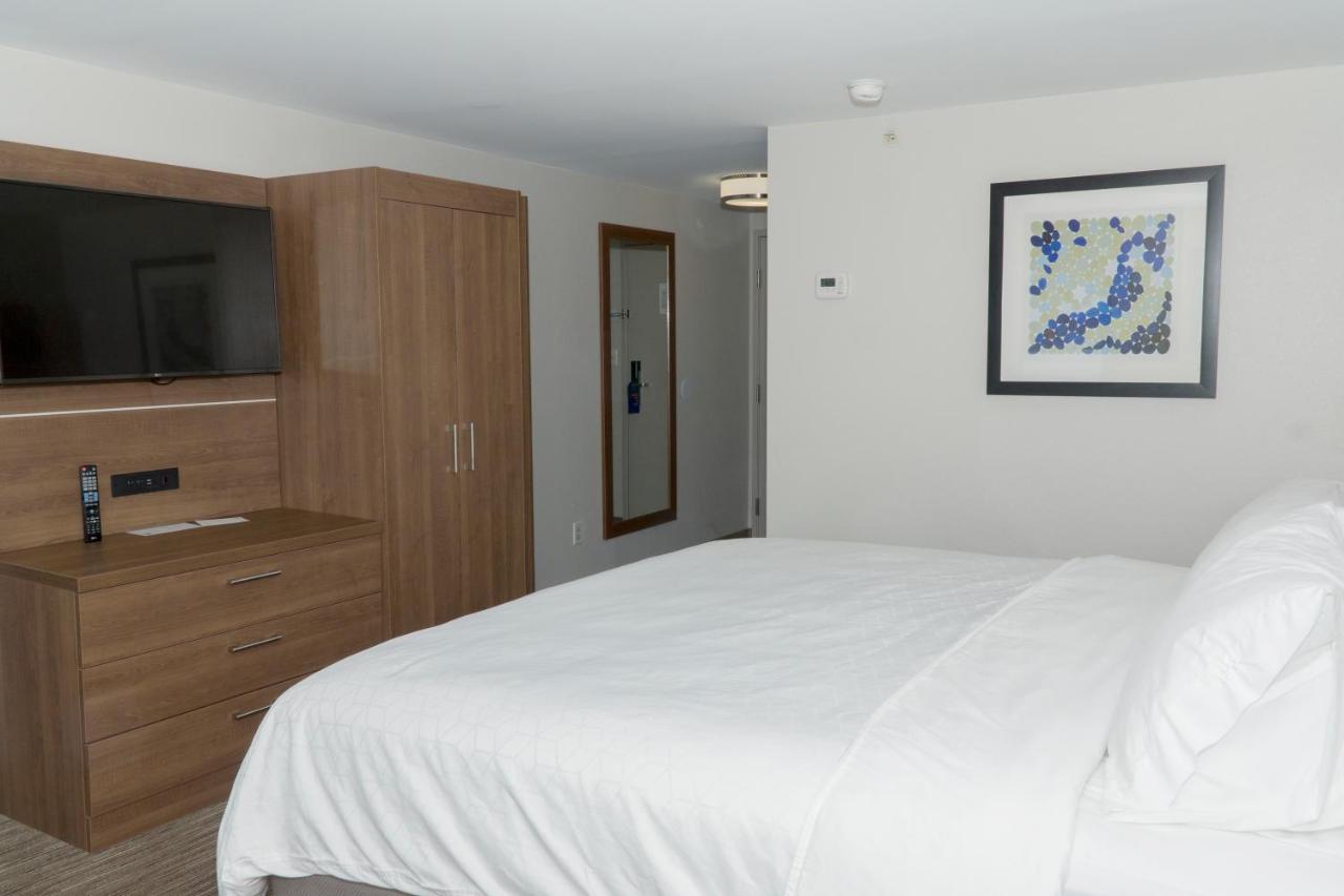 Holiday Inn Express Hotel & Suites Madison By Ihg Luaran gambar