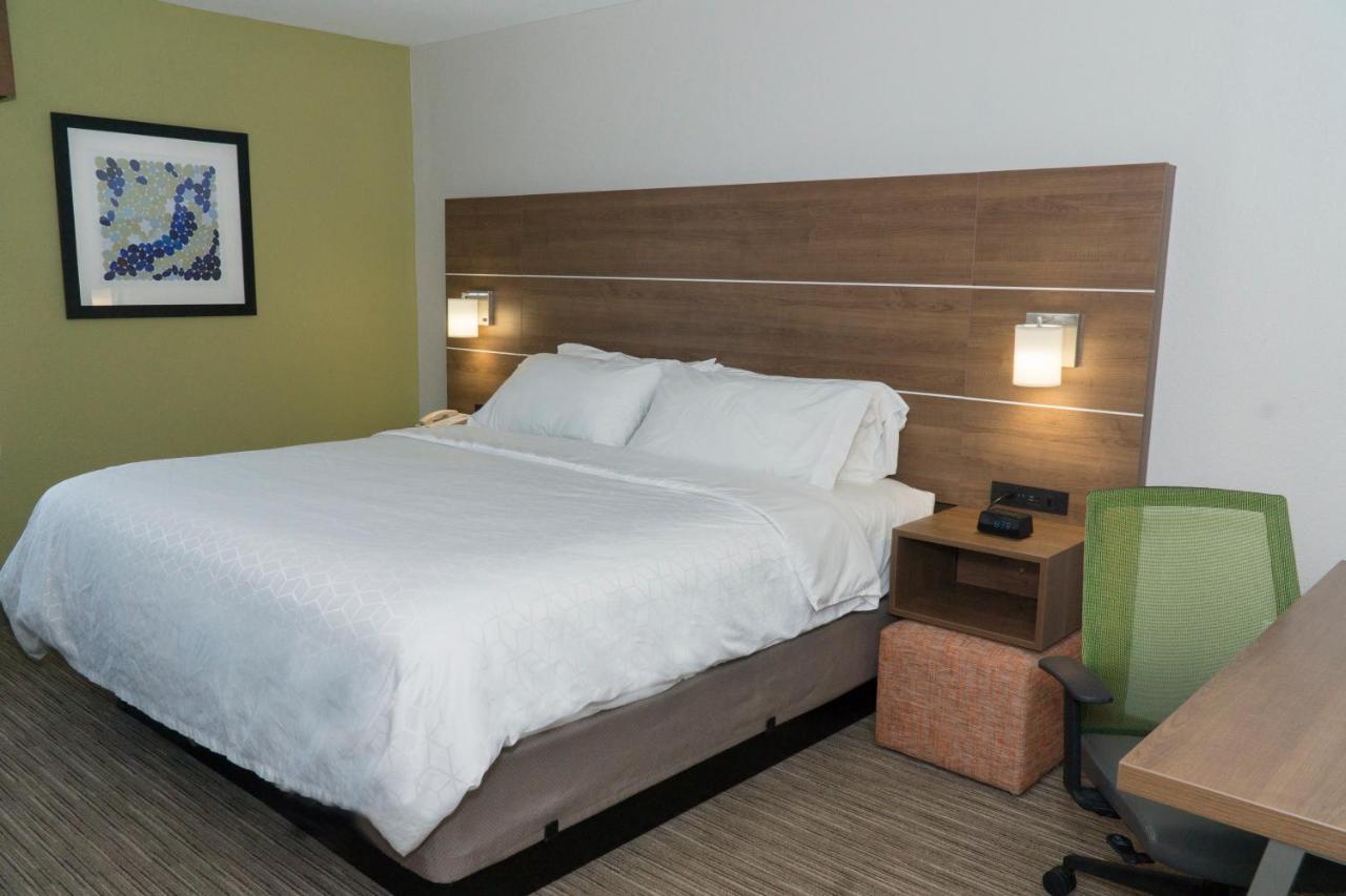 Holiday Inn Express Hotel & Suites Madison By Ihg Luaran gambar