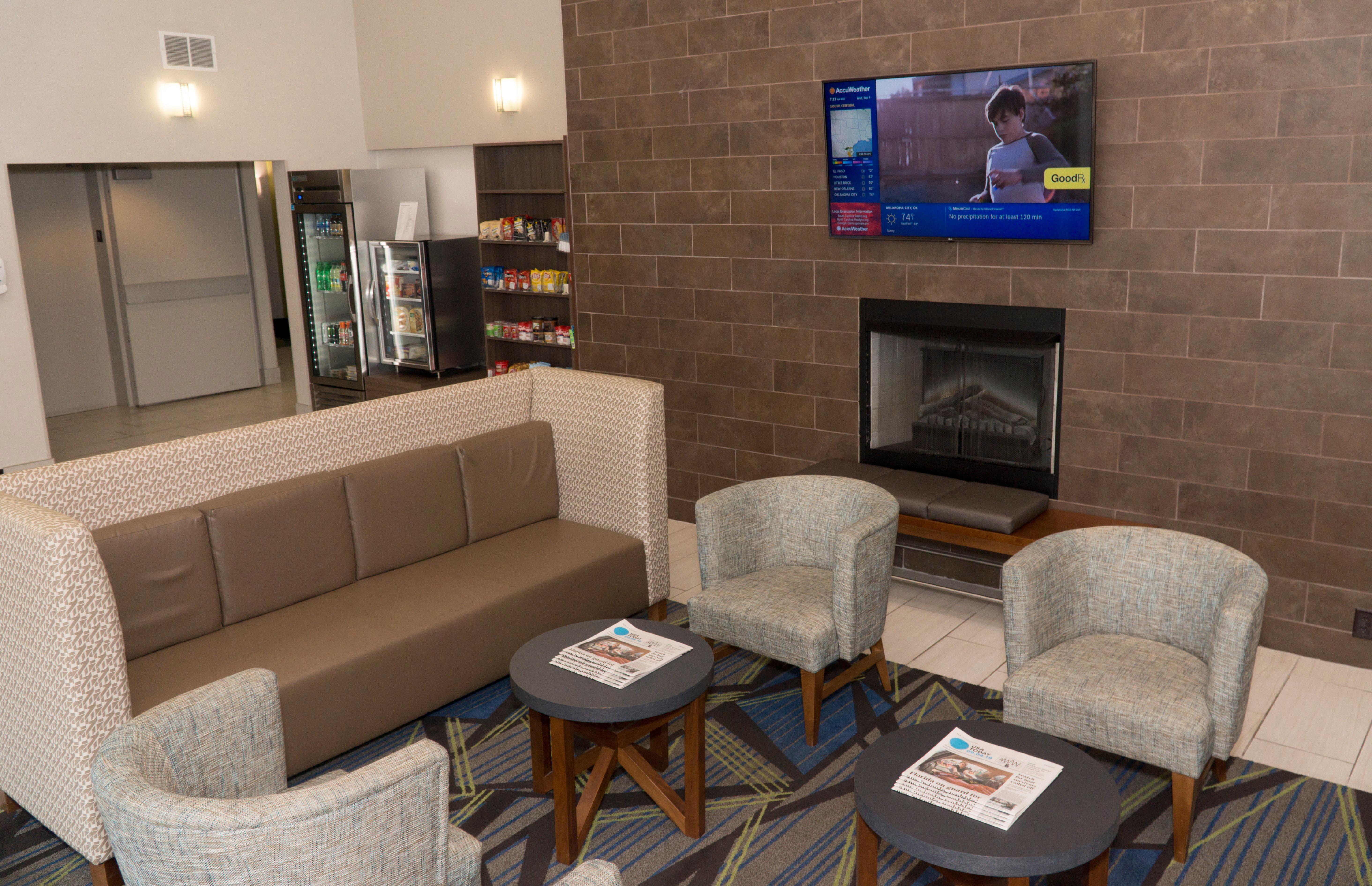 Holiday Inn Express Hotel & Suites Madison By Ihg Luaran gambar